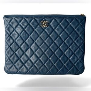CHANEL Chanel Matelasse Blue Quilted Lamb Skin Clutch Back Pocket zipperClosure